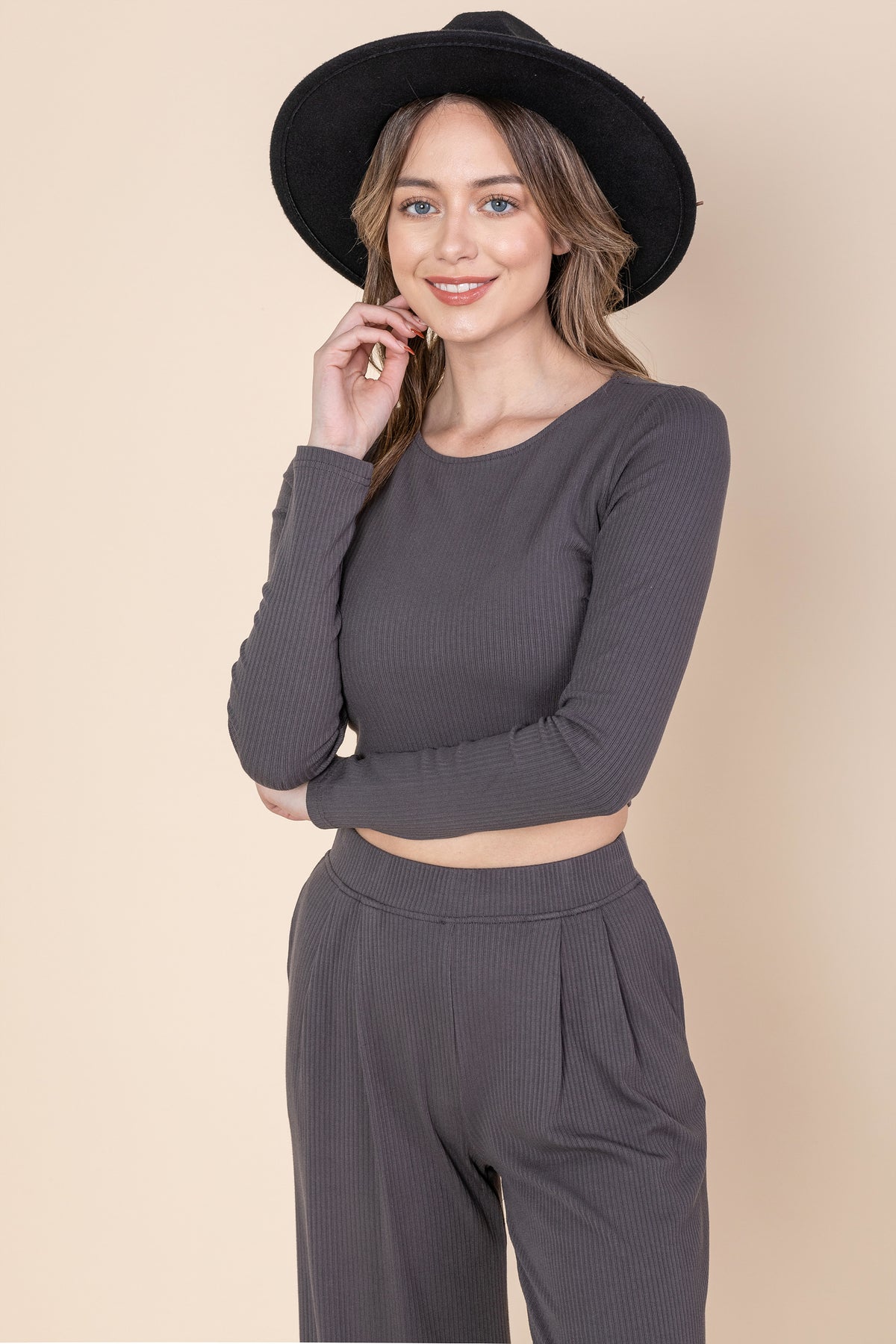LONG SLEEVE RIBBED TOP WITH DART DETAIL – DressRae